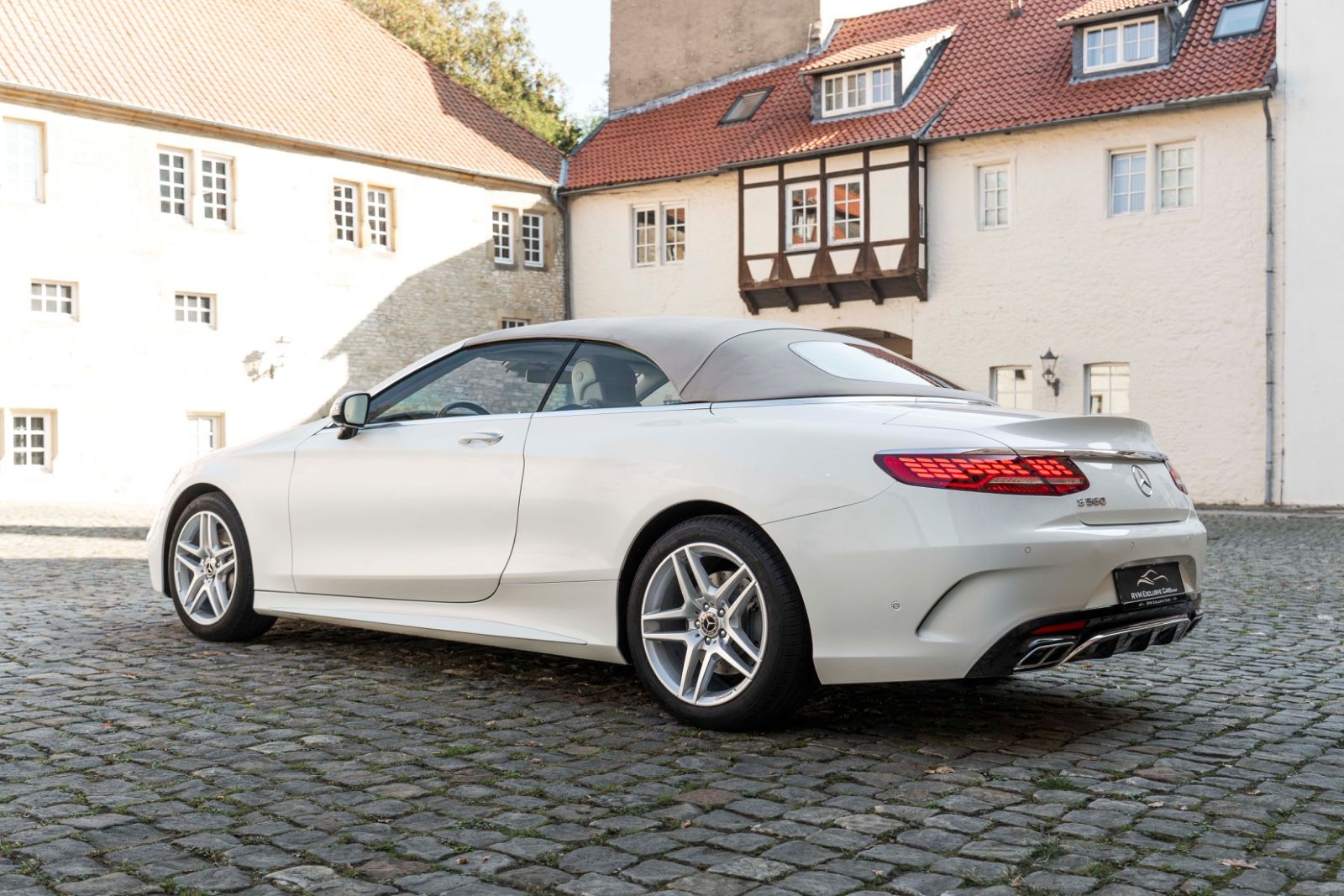 Fahrzeugabbildung Mercedes-Benz S 560 Cabriolet BURMESTER HUD 360° ACC LUFT TOTW