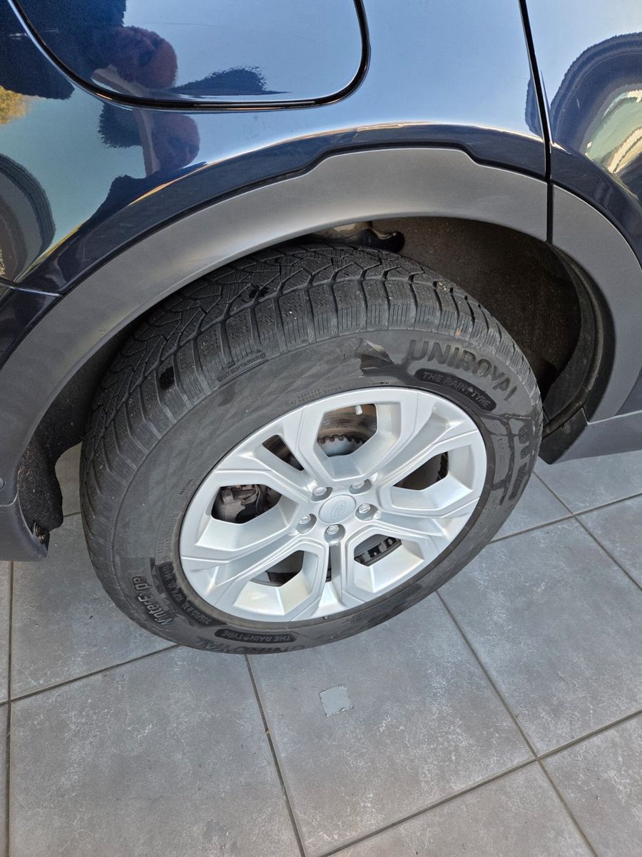 Fahrzeugabbildung Land Rover Discovery Sport Hybrid R-Dynamic S AWD