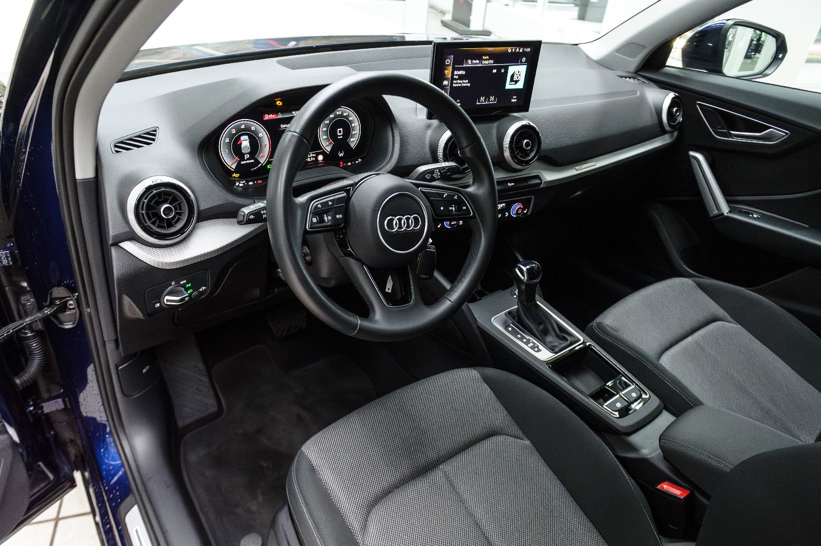 Fahrzeugabbildung Audi Q2 35 TFSI S line 1.5 S-Tronic LED+KAM+VIRTUAL
