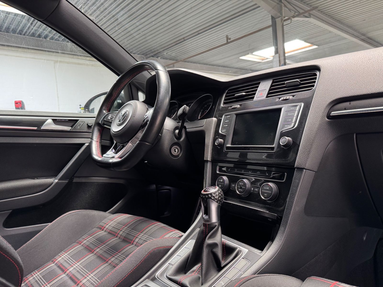 Volkswagen Golf VII Lim. GTI BMT Navi SHZ Klima Tempo foto 10