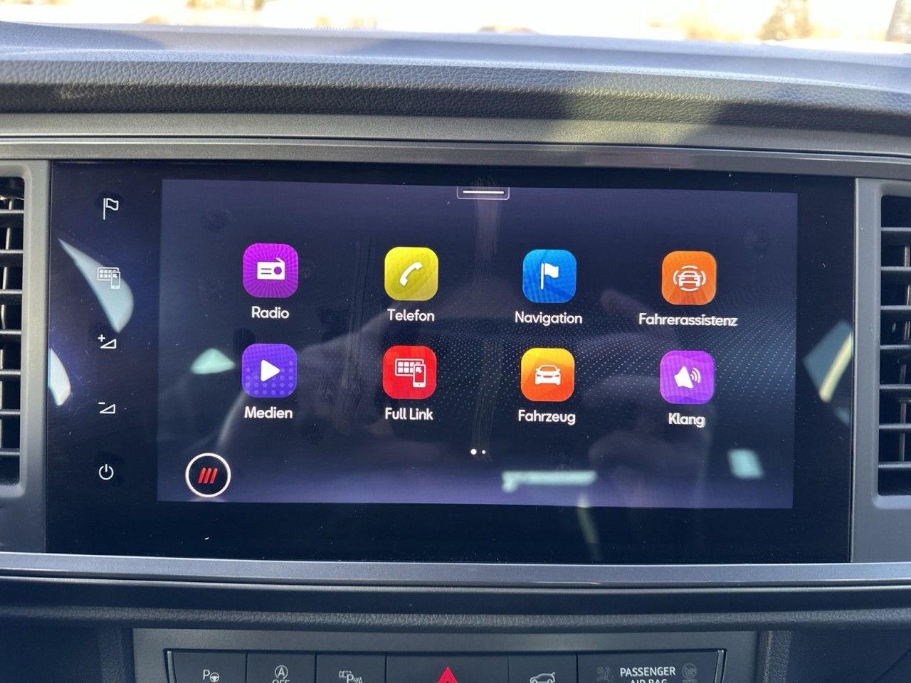 Fahrzeugabbildung CUPRA Ateca 2.0 TSI 300 PS DSG 4Drive - mit KI generiert/bearbeitet