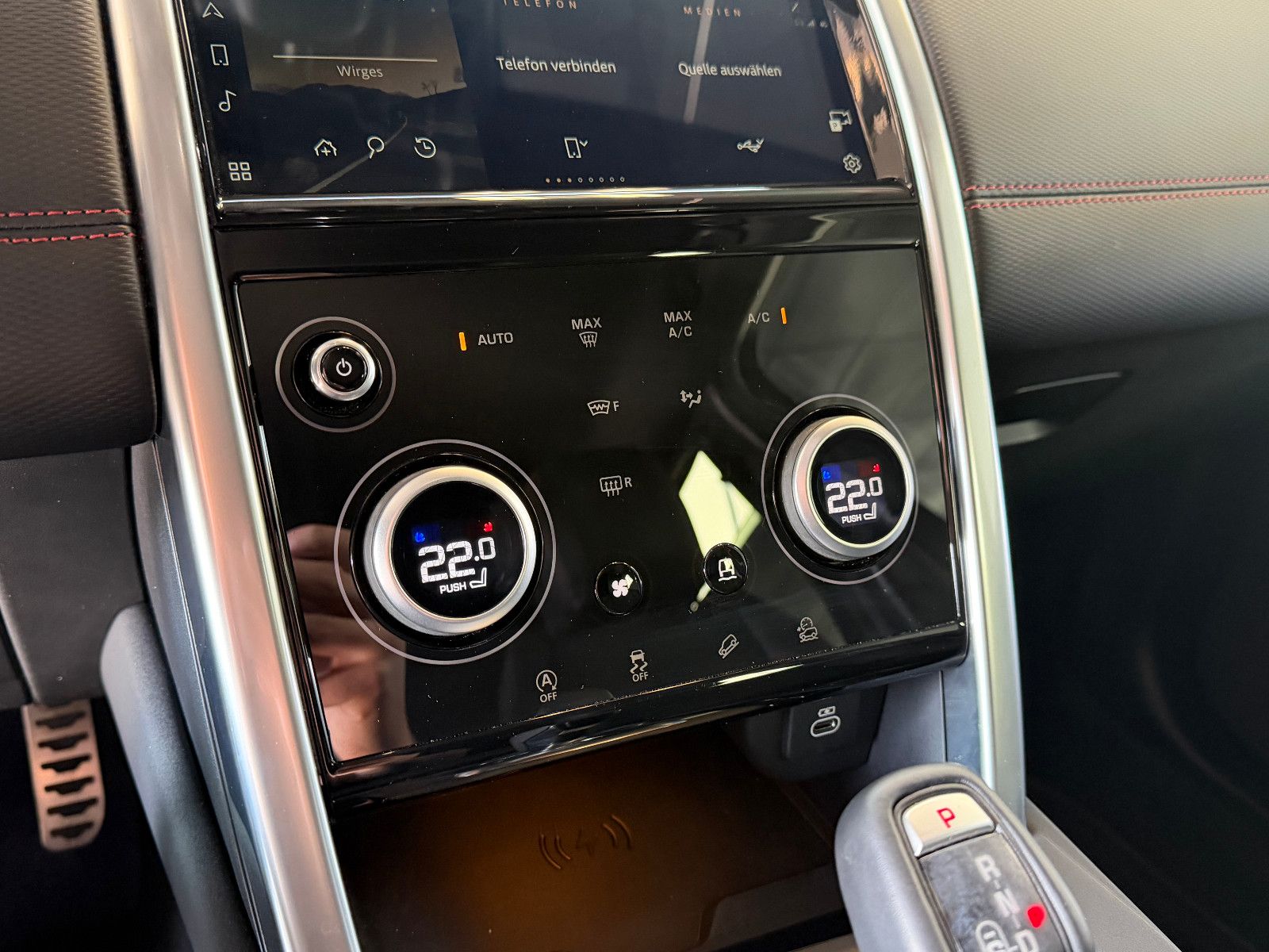 Fahrzeugabbildung Land Rover Discovery Sport R-Dynamic /MERIDIAN/CARPLAY/KAM