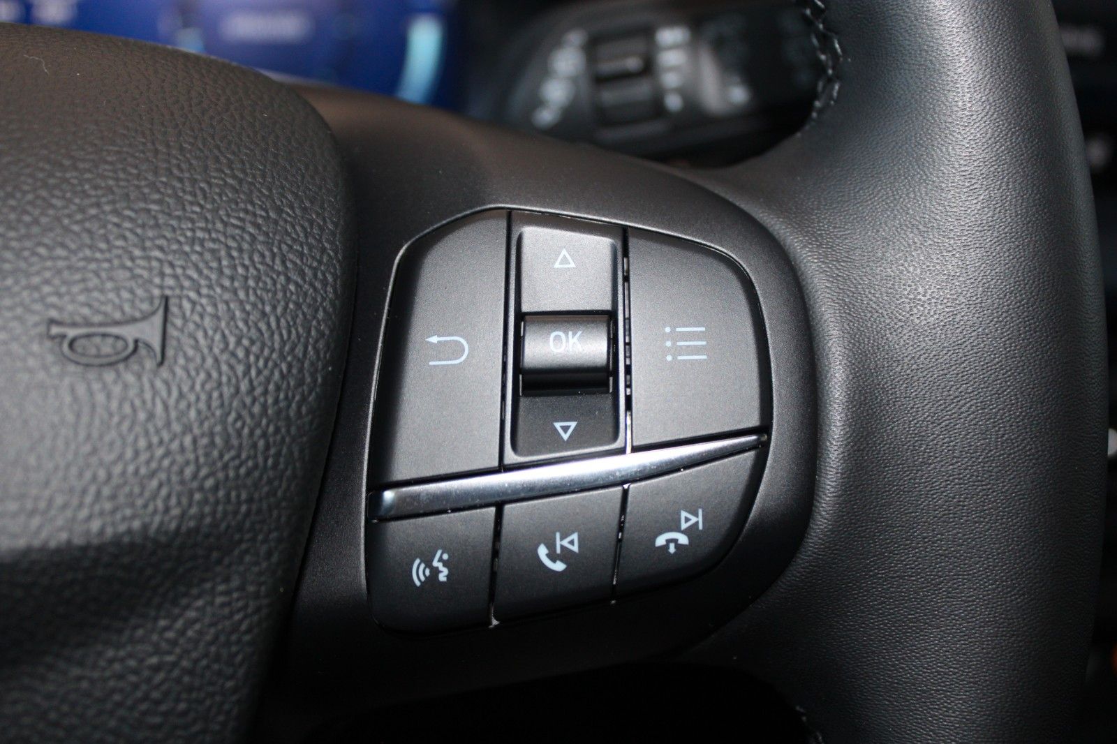 Fahrzeugabbildung Ford Focus Active X Turnier Automatik LED NAVI CAM