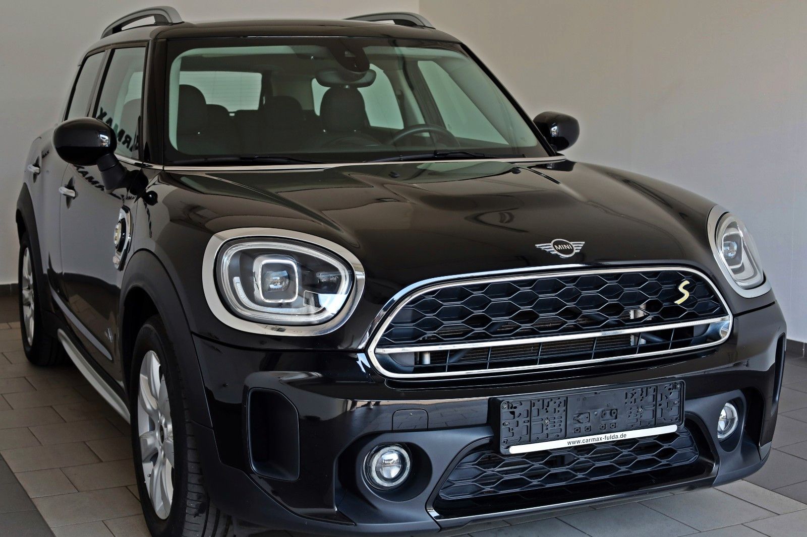 Fahrzeugabbildung MINI Cooper SE Countryman All4 Hybrid Trim ,Navi,LED