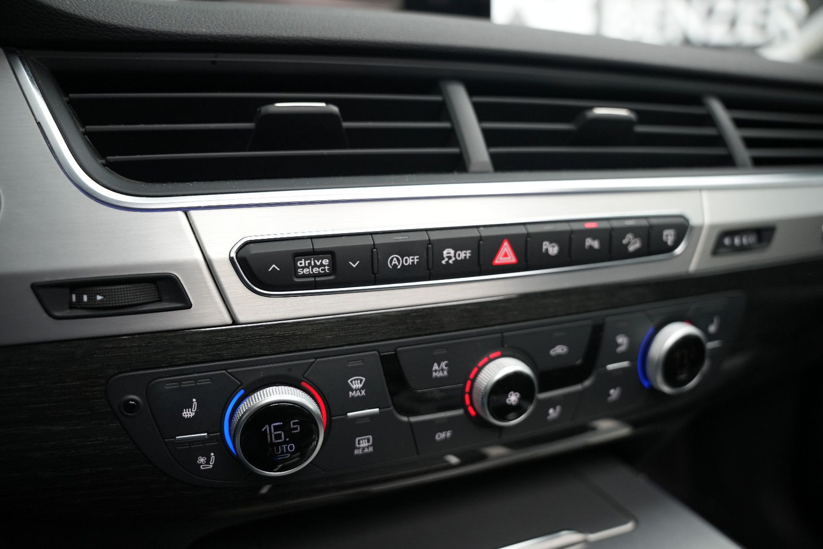 Fahrzeugabbildung Audi Q7 3.0 TDI *S-Line*Panorama*HUD*BOSE*R-Kamera*