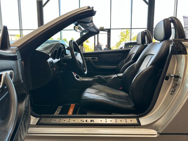 MYAUTOCENTER – Gebraucht- und Jahreswagen mit Werkstattservice in Pfaffenhofen Mercedes-Benz SLK 230 Kompressor ""1.HAND*KLIMA*LEDER*SZHZ*