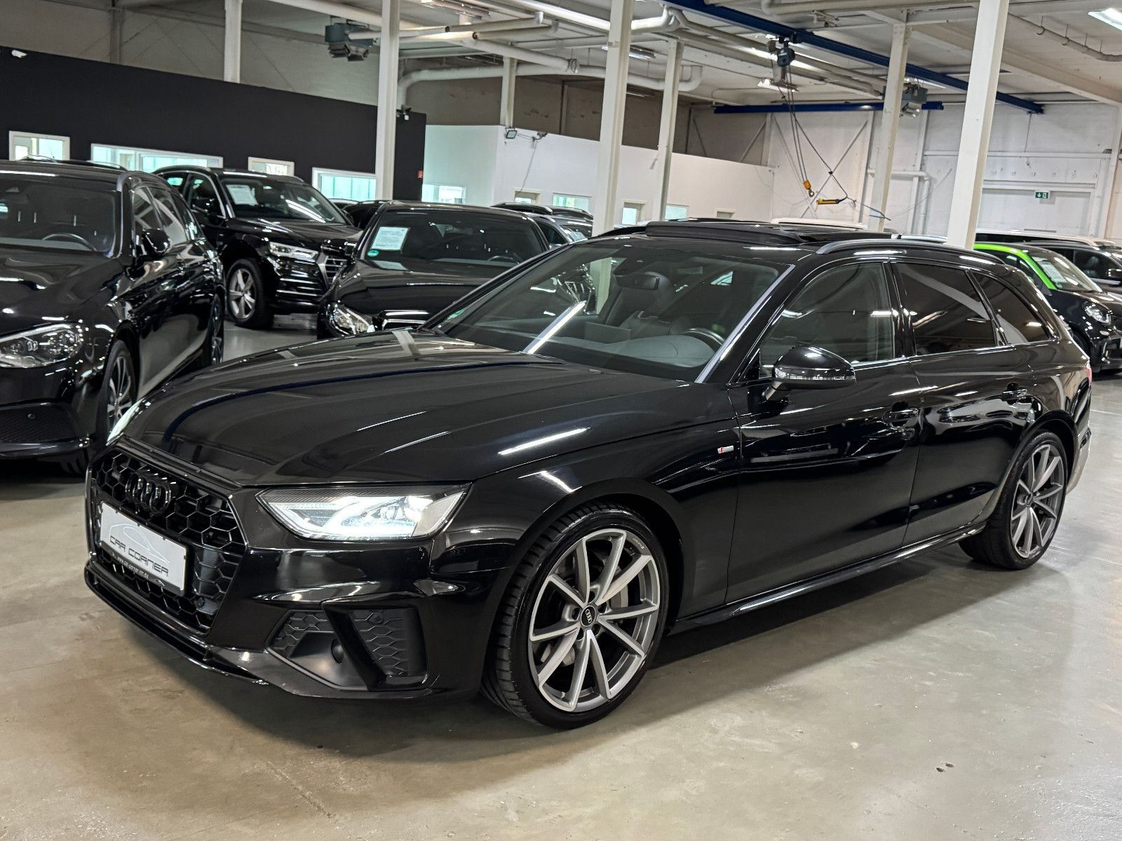Fahrzeugabbildung Audi A4 45 TDI QUATTRO 2X S-LINE BLACK EDITION 19´RS