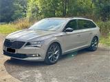 Skoda Superb 2.0 TSI DSG 4x4 SportLine Combi SportLine - Skoda Superb: Allradantrieb, Dsg