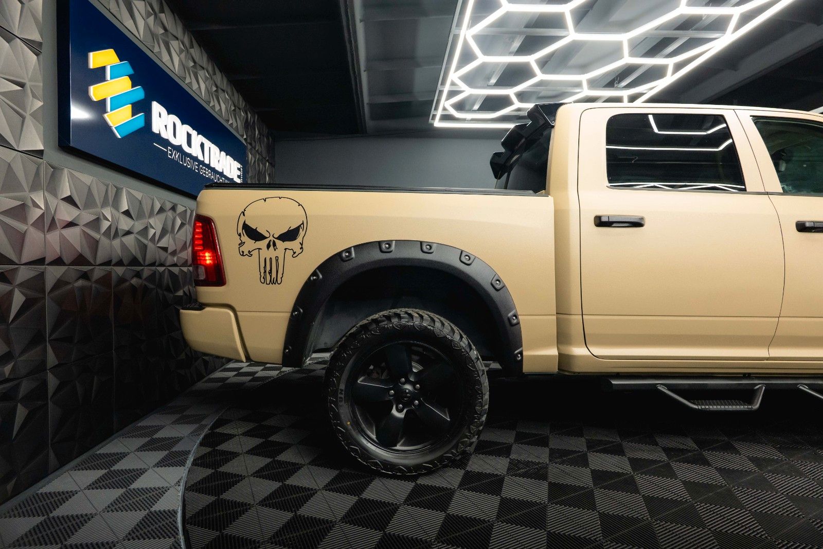 Fahrzeugabbildung Dodge RAM 5.7 V8 HEMI 4x4 PUNISHER OFFROAD RAPTOR LACK