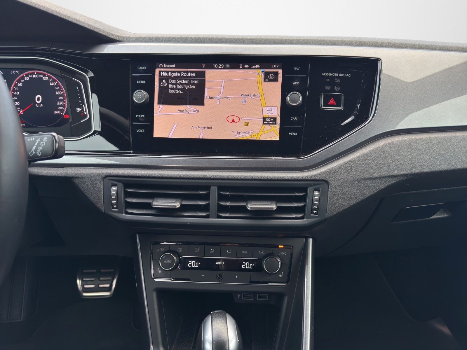 Fahrzeugabbildung Volkswagen POLO GTI 2.0TSI DSG KEYLESS KAM ACTIVEINFO BEATS