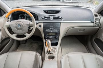 Fahrzeugabbildung Renault Laguna II Grandtour Initiale|LEDER|PDC|SHZ|XENON