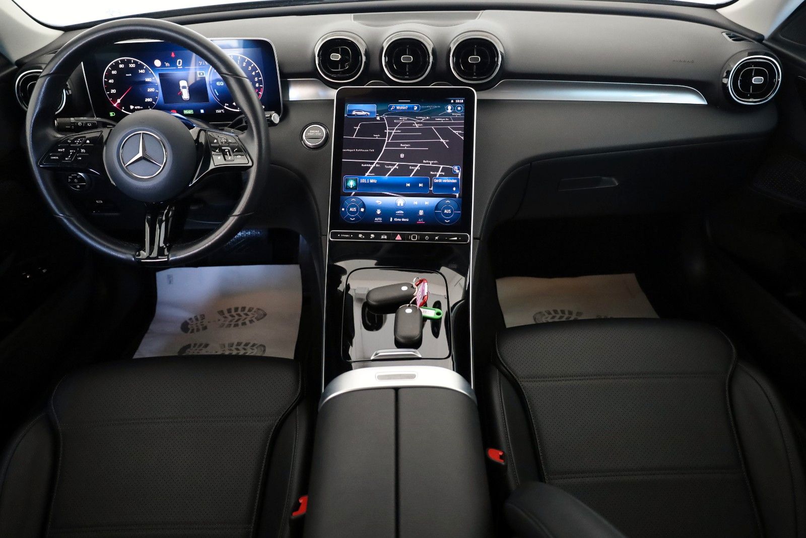 Fahrzeugabbildung Mercedes-Benz C 300e T Leder,Navi,LED,SH,PDC,Kamera,Park Paket