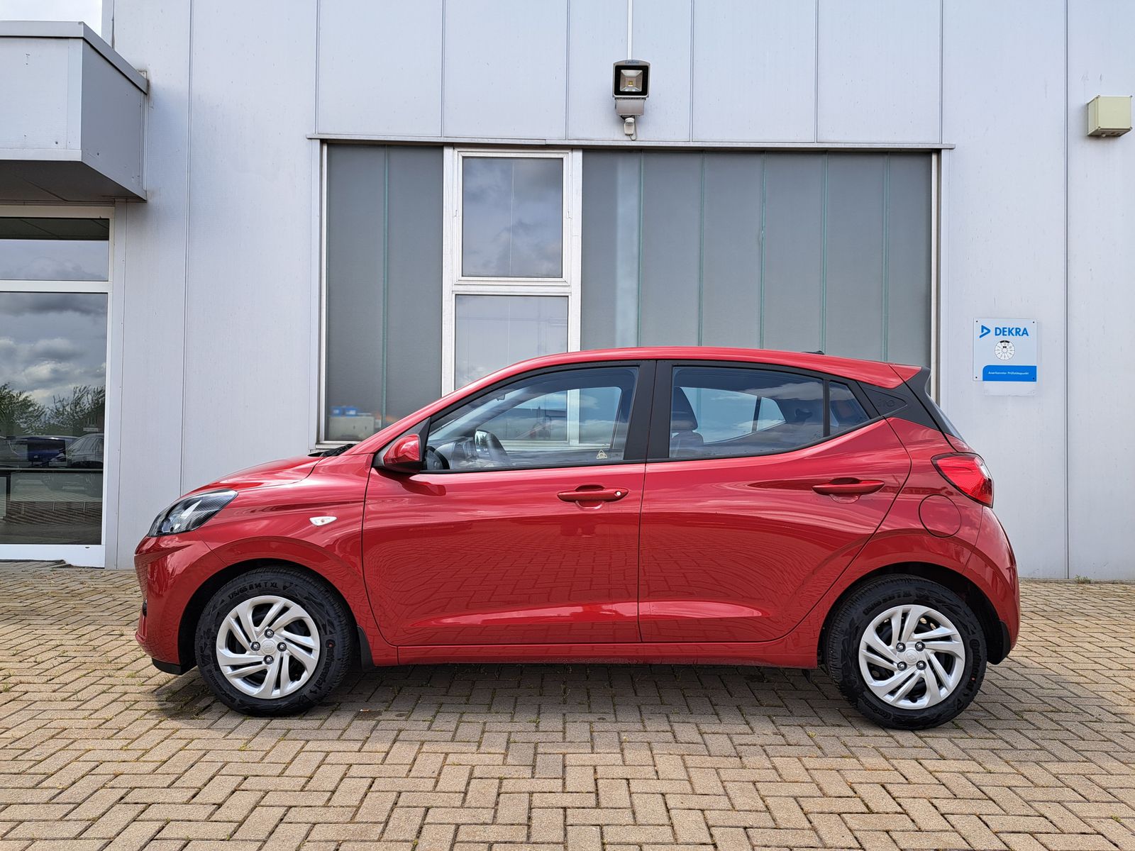 Fahrzeugabbildung Hyundai i10 1.0 MY25 ab 175 € RATE MTL. OHNE ANZAHLUNG*