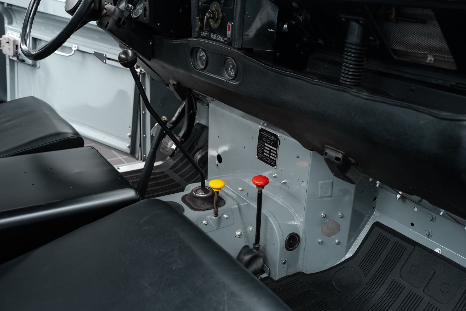 Fahrzeugabbildung Land Rover Serie III 109 LWB/MILITÄRAUSFÜHRUNG/RESTAURIERT