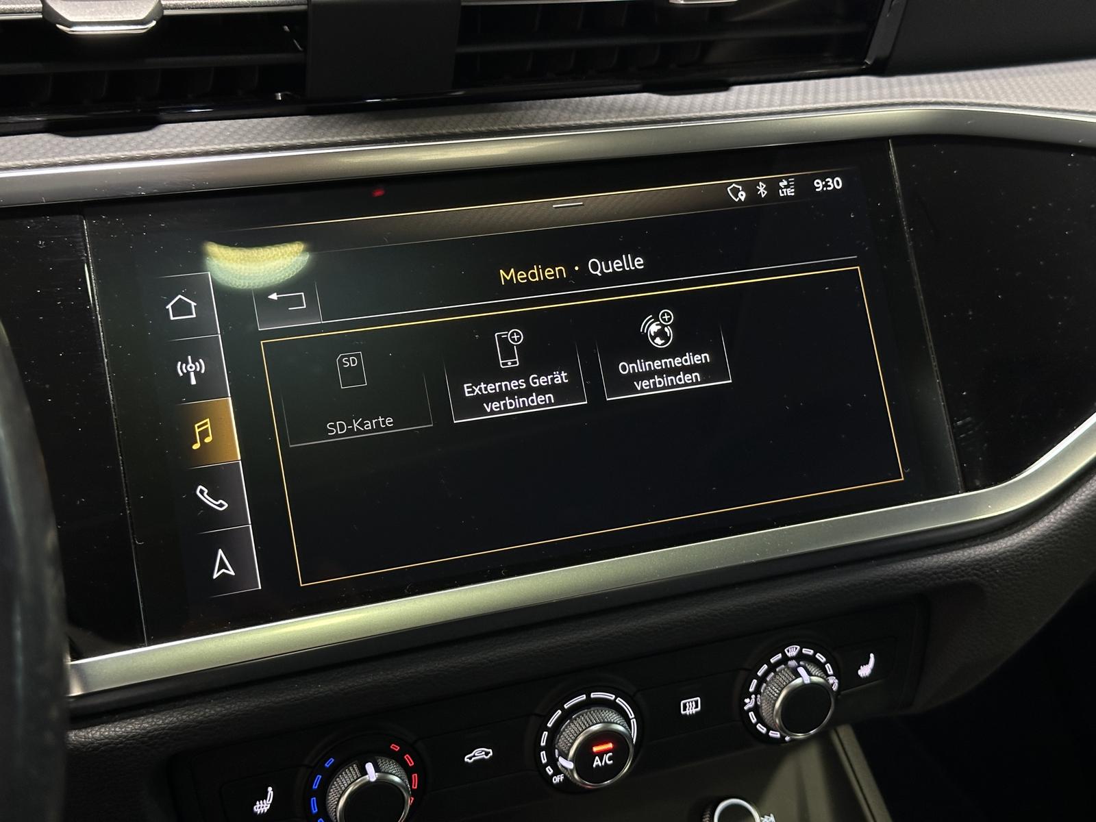 Audi Q3 40 TDI / S TRONIC / QUATTRO / PANO / LED /