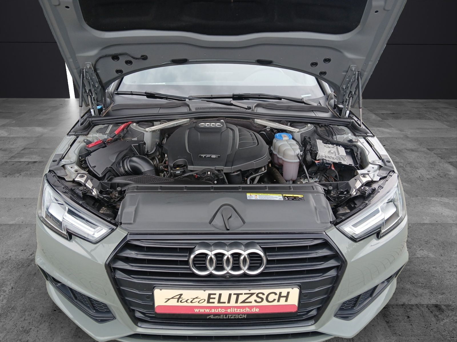 Fahrzeugabbildung Audi A4 TFSI sport S-Line-Black LED AHK Navi AVC ACC