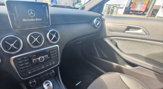 A 180 Style/Klima/Xenon/Park-Assist./Sitzhzg.