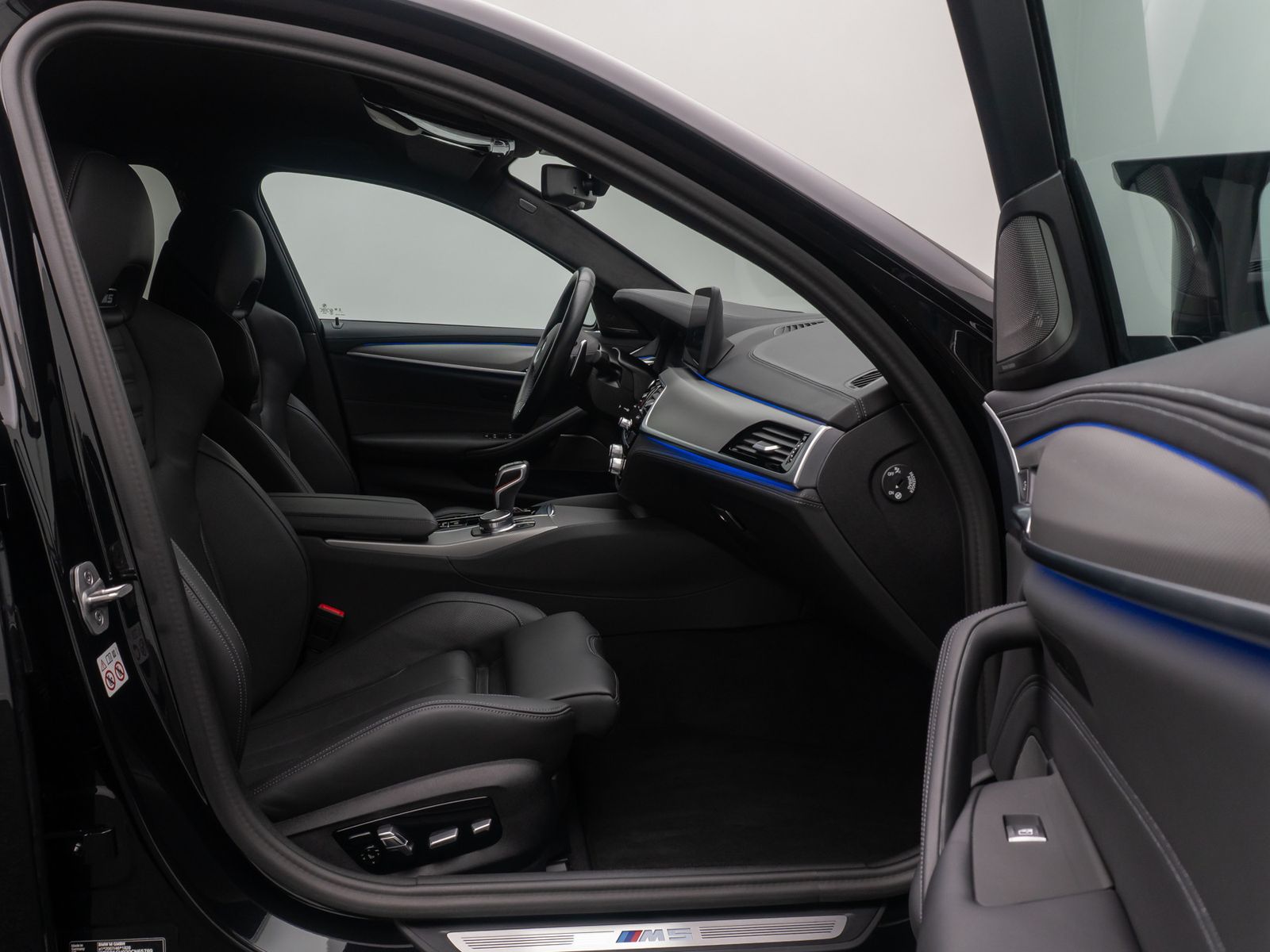 Fahrzeugabbildung BMW M5 xD M Driver´s 360°DAB Belüftung MCarbKeramik