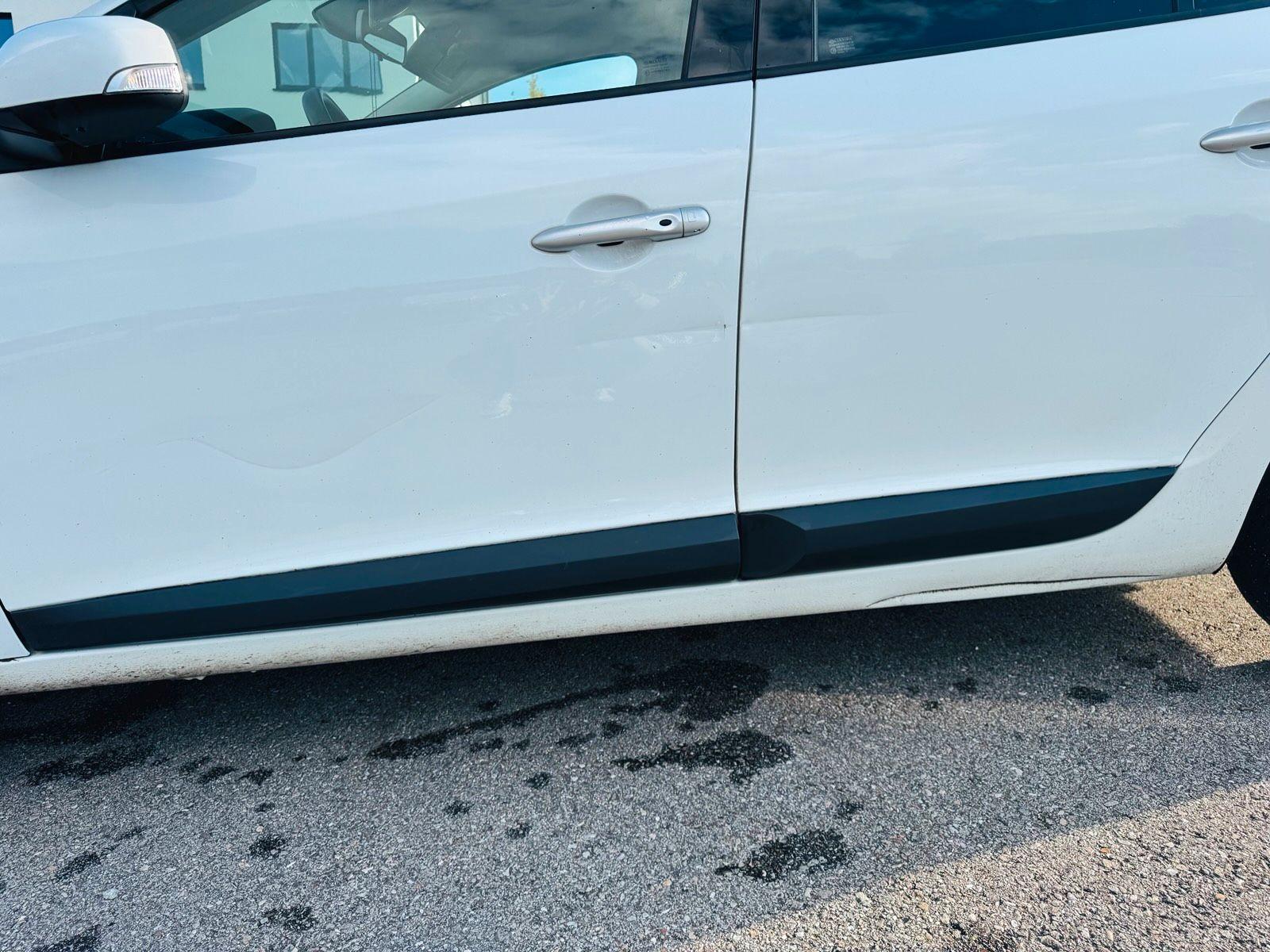 Renault Megane 2011 — photo 8