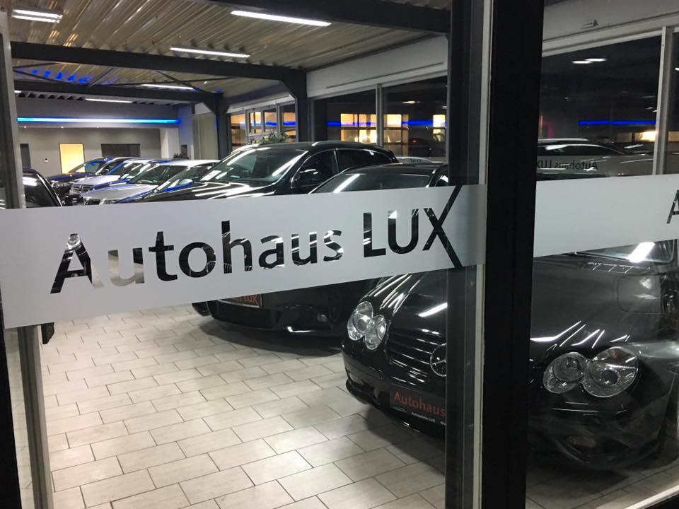 showroom-image-top