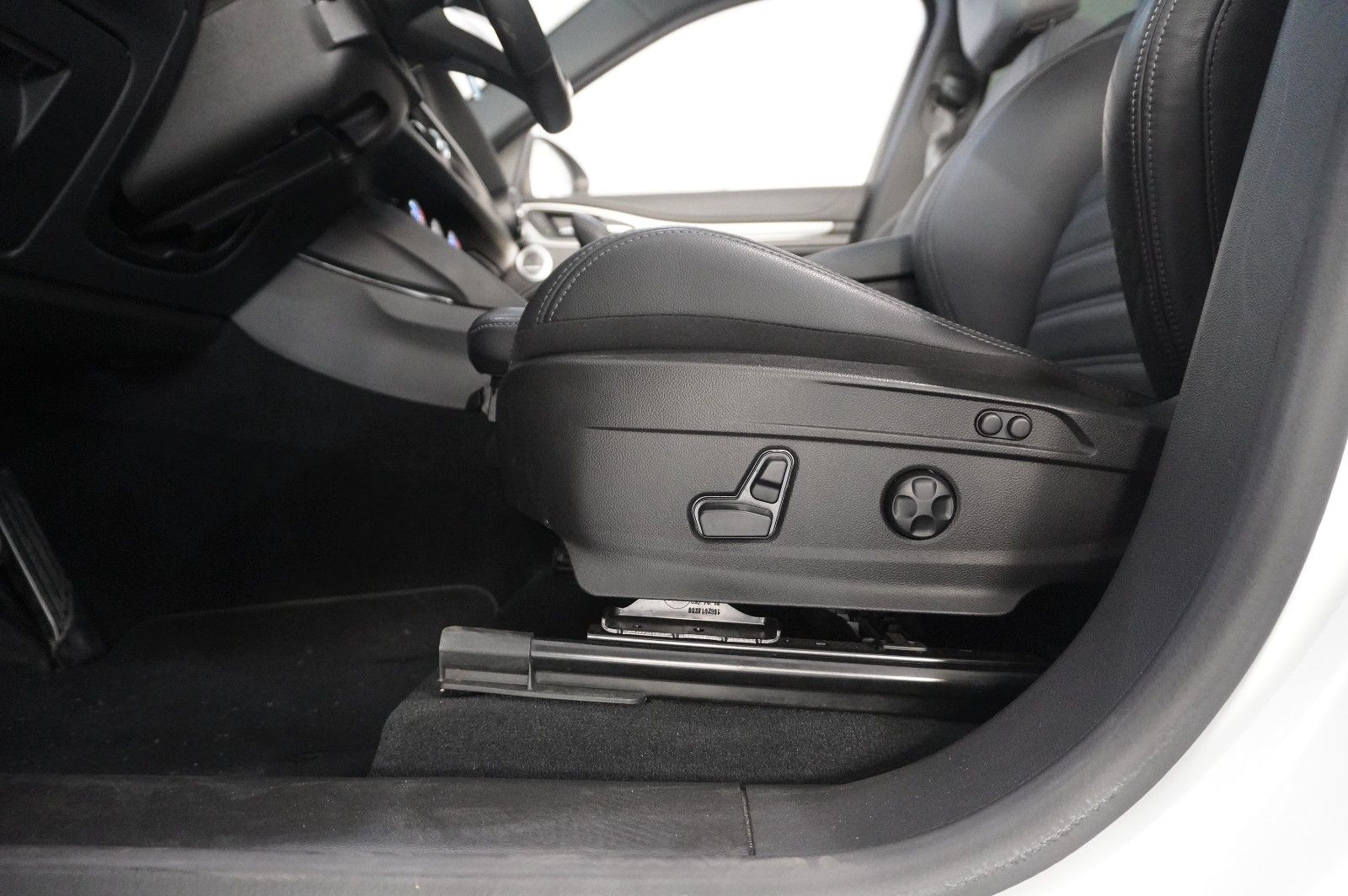 Fahrzeugabbildung Alfa Romeo Stelvio 2.2D VELOCE Q4 NAVI/LED/KAMERA/MATRIX/SH