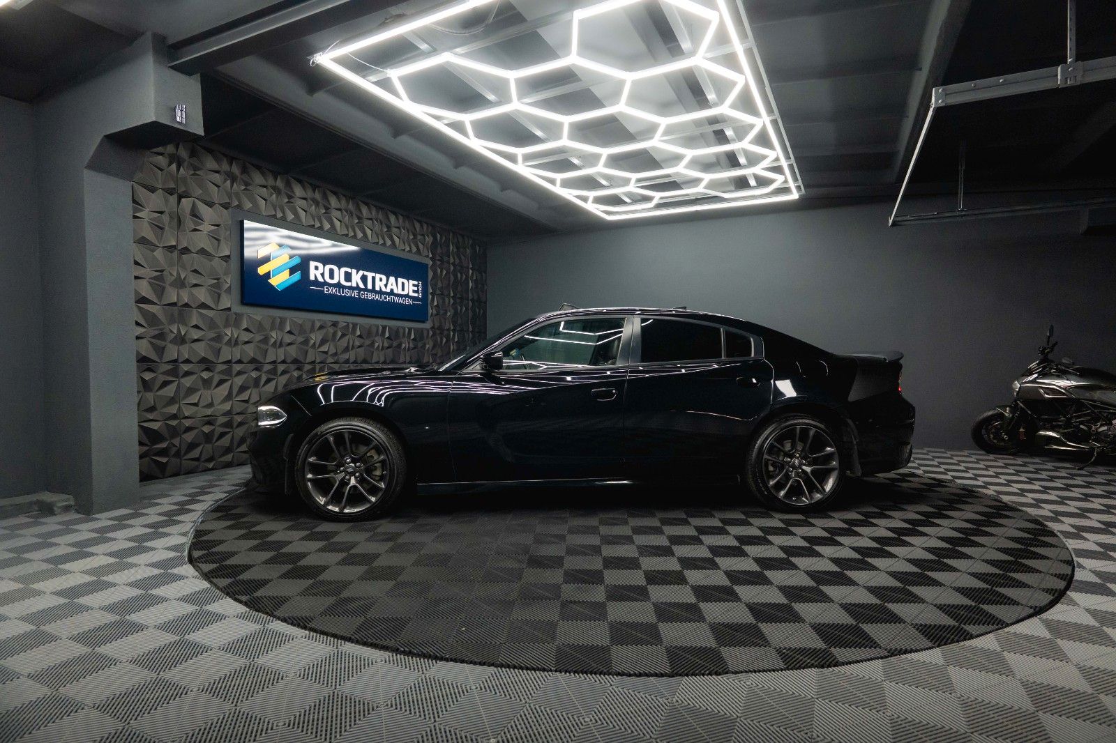 Fahrzeugabbildung Dodge Charger 5.7 V8 HEMI R/T DAYTONA Performance