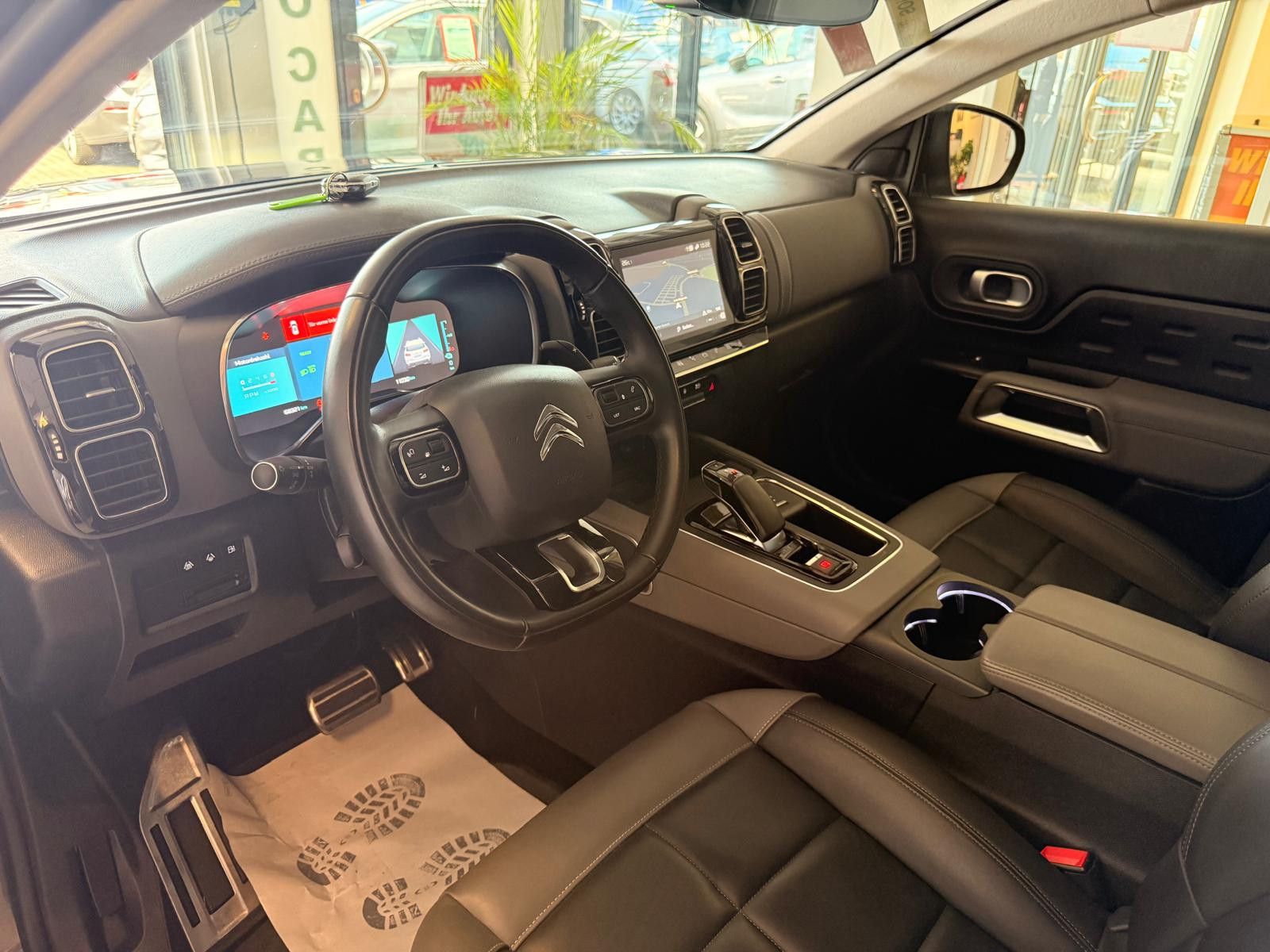 Fahrzeugabbildung Citroën C5 Aircross Hybrid/PANORAMA/LEDER/NAVI/KAMERA