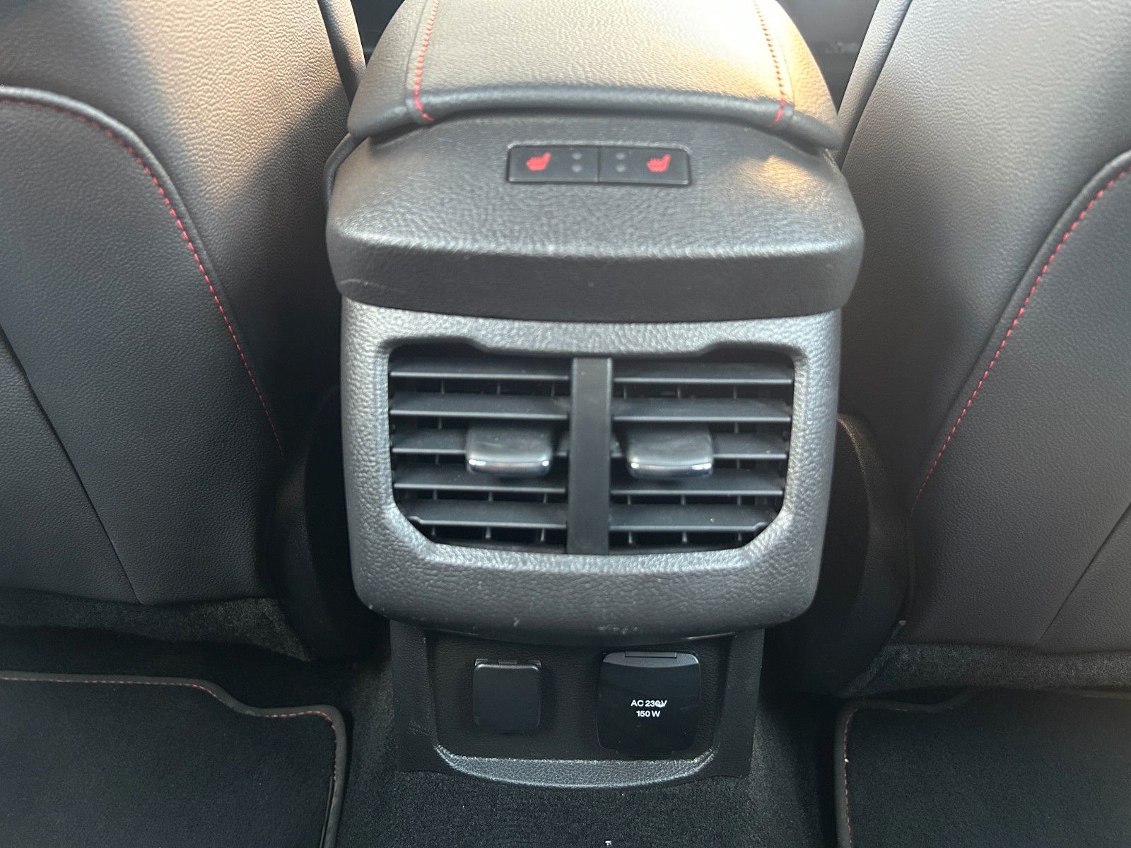 Fahrzeugabbildung Ford Mondeo Turnier ST+AWD+AHK+SportfahrW+TotW