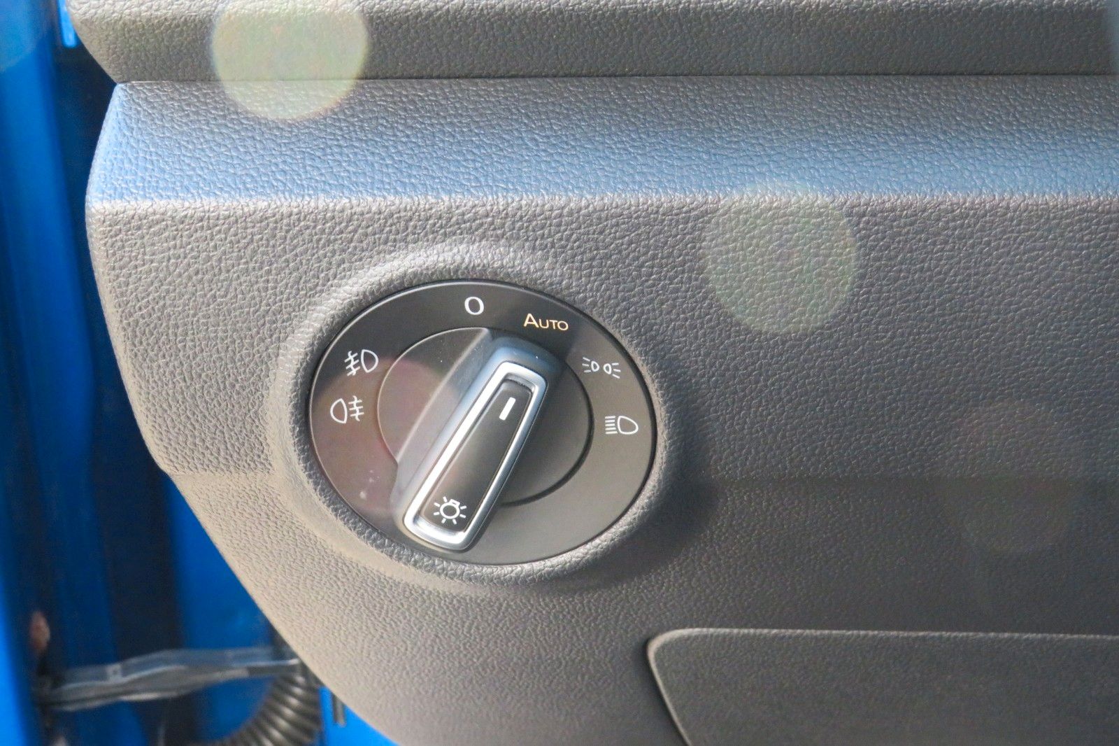 Fahrzeugabbildung Volkswagen T-Roc SPORT PANO AHK LED NAVI ACC PDC SITZH. 1.H