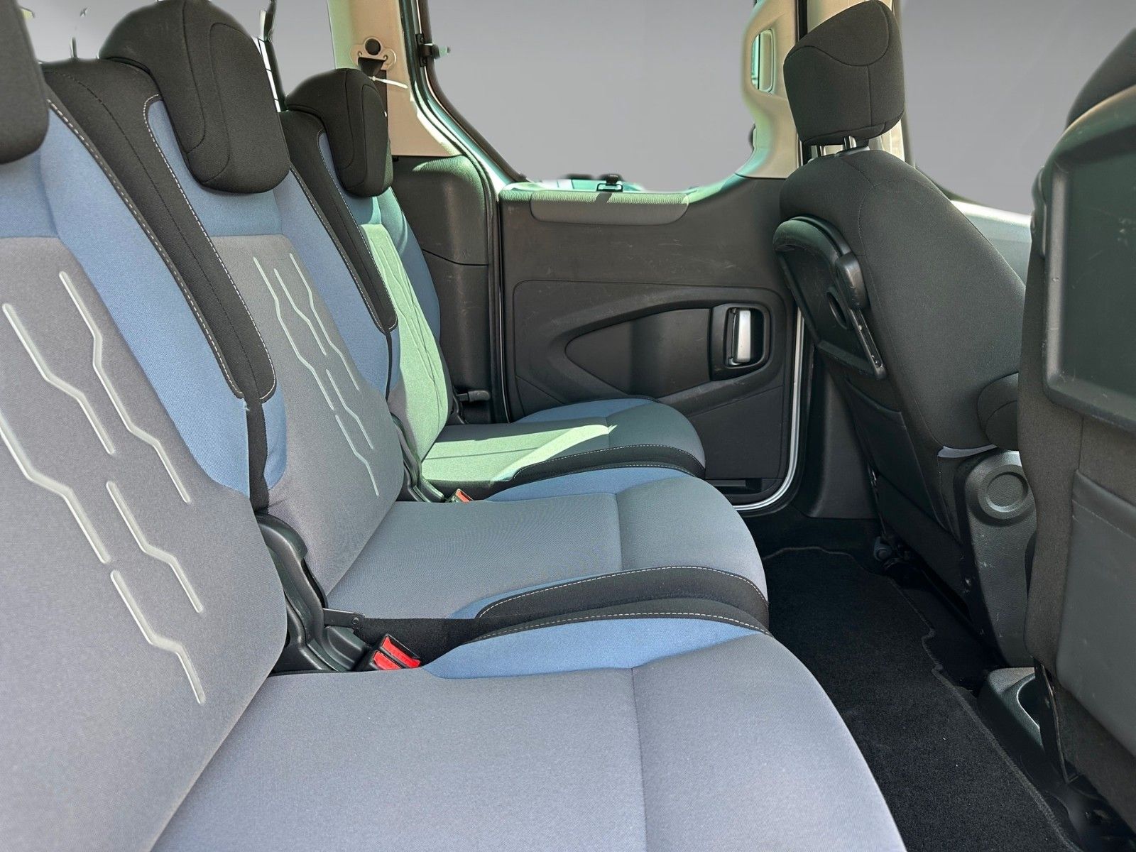 Peugeot Partner Tepee Active – Bild 5