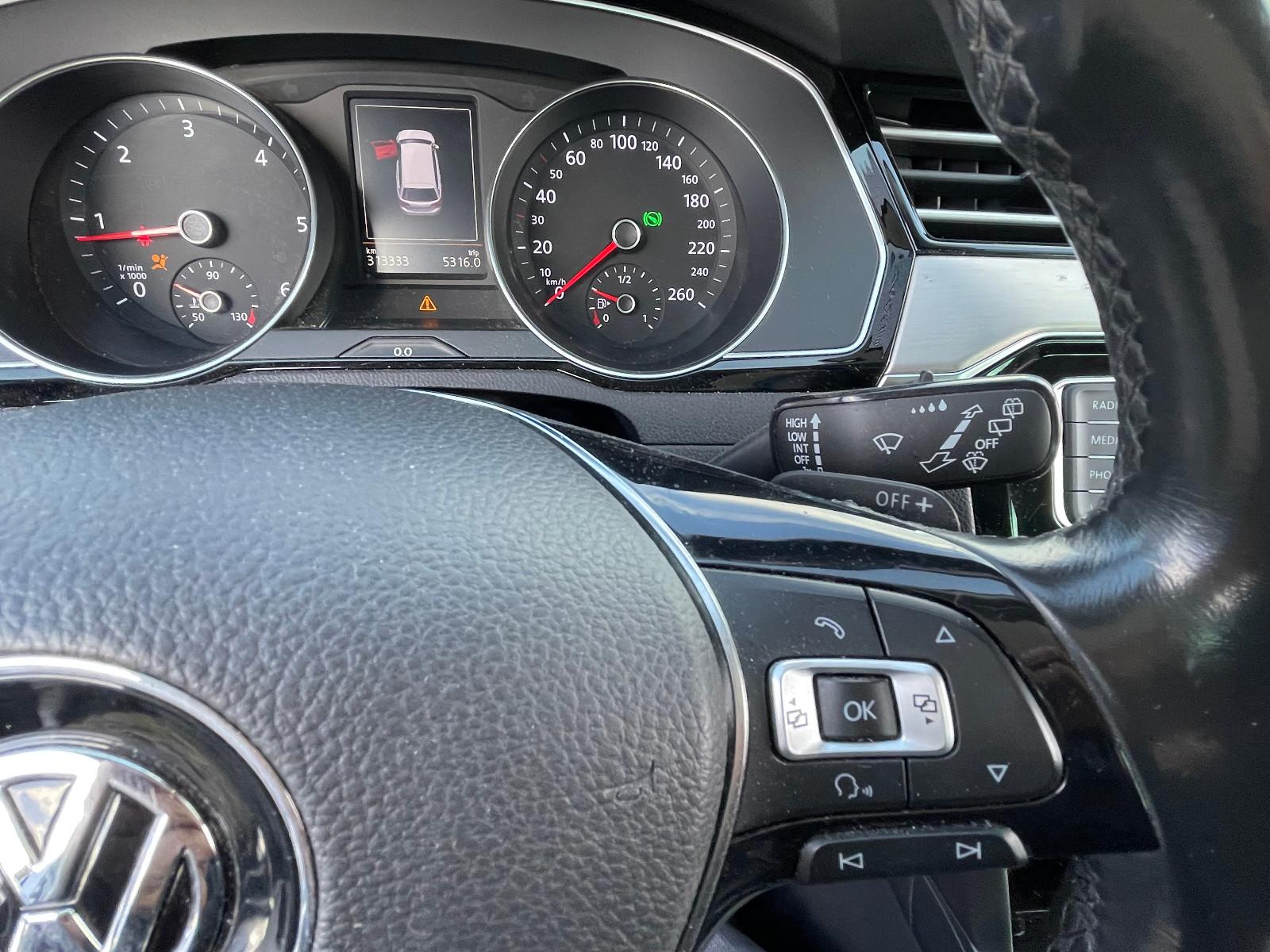 Volkswagen Passat 2015 — photo 40