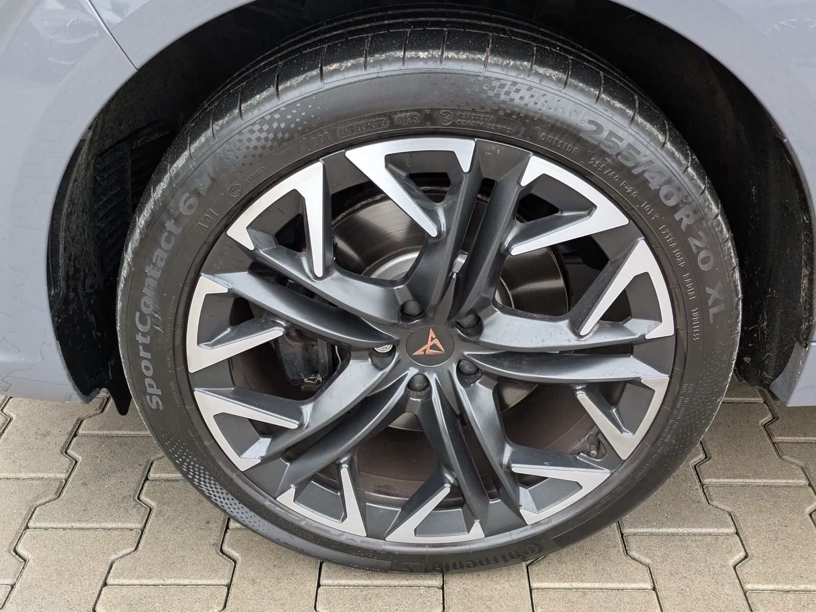 Fahrzeugabbildung CUPRA Terramar 2.0 TSI 4D VZ HUD*MATRIX*PANO*DCC*20"