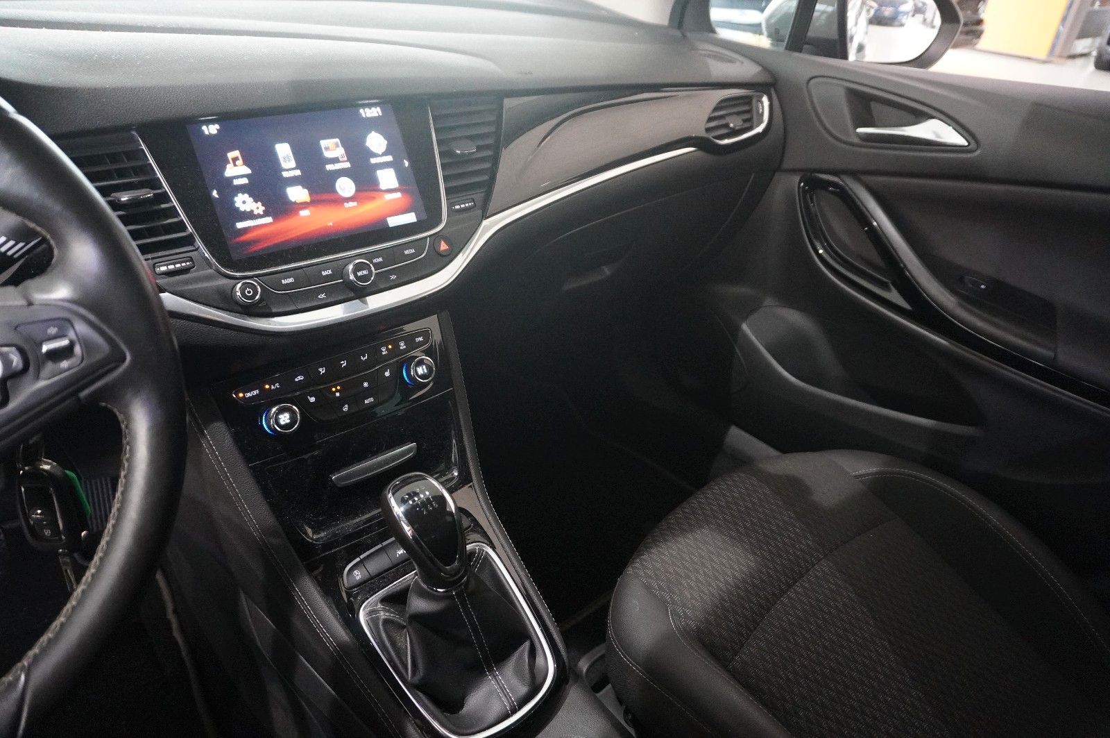 Fahrzeugabbildung Opel Astra K ST 1.4T INNOV. NAVI/LED/KAMERA/SPORT/AHK