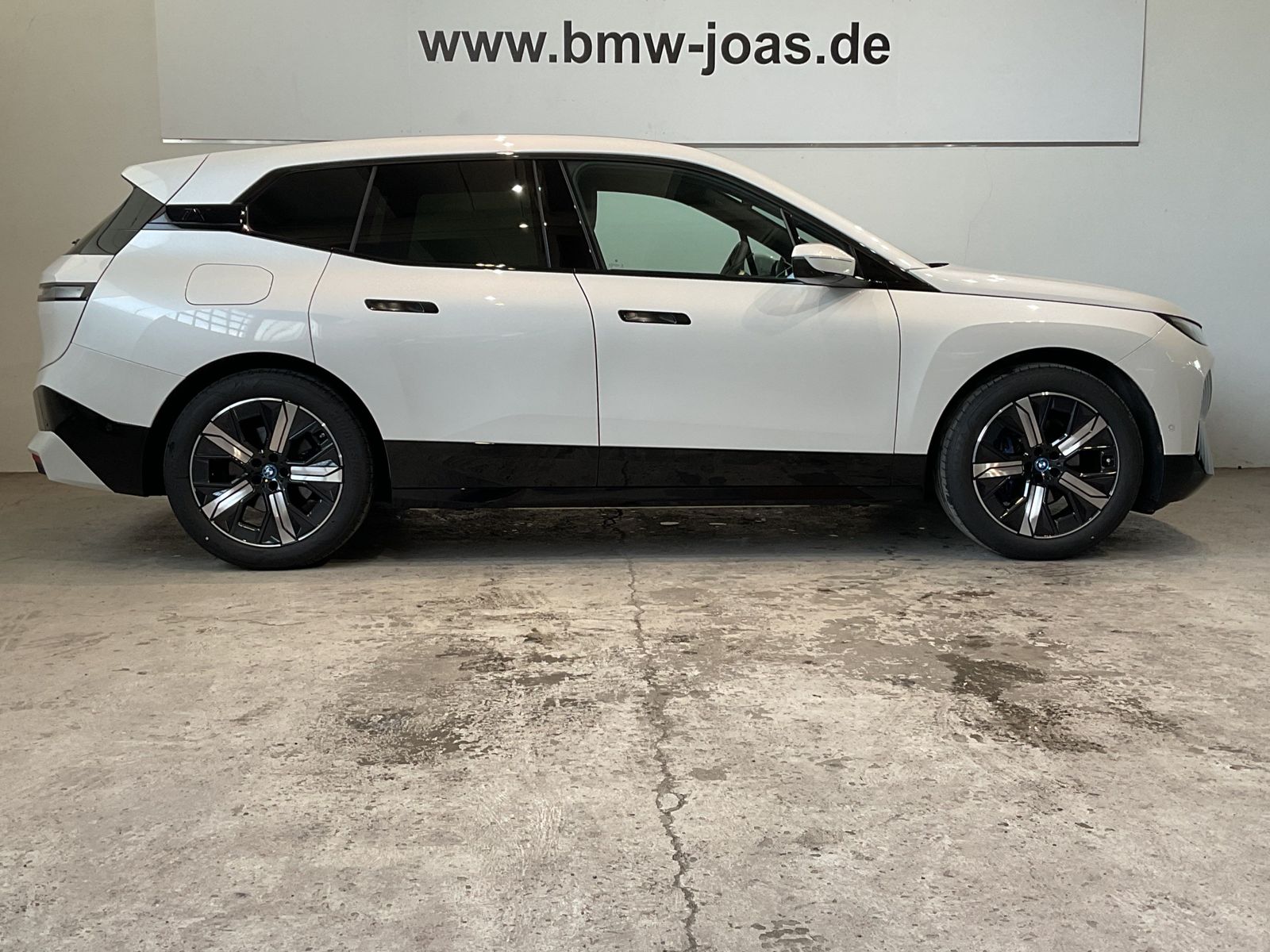 Fahrzeugabbildung BMW iX xDrive50 Sportpaket HK HiFi Pano.Dach AHK