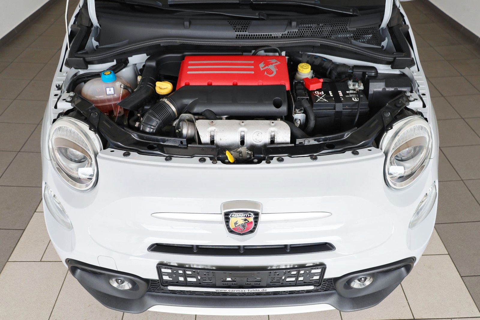 Fahrzeugabbildung Abarth 500 595 Kit ESTETICO ,Navi, MirrorLink, LM19"+WR