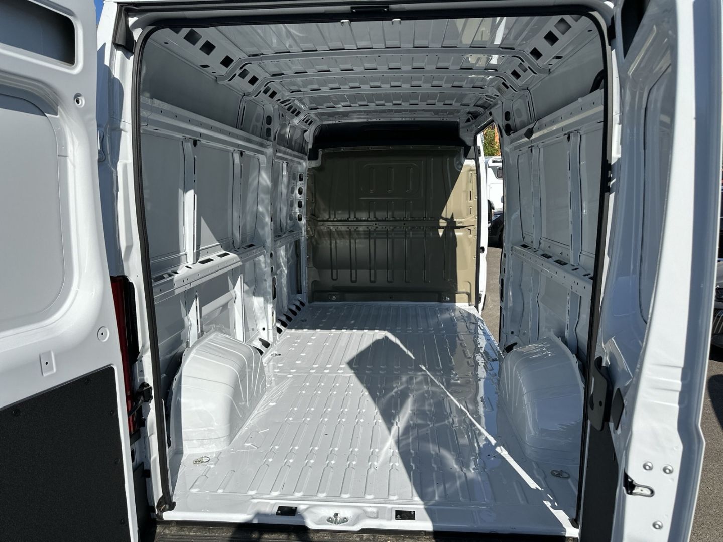 Fahrzeugabbildung Citroën Jumper 2.2 KW 35 L3H2 BlueHDi 140 AHK-abn. Navi