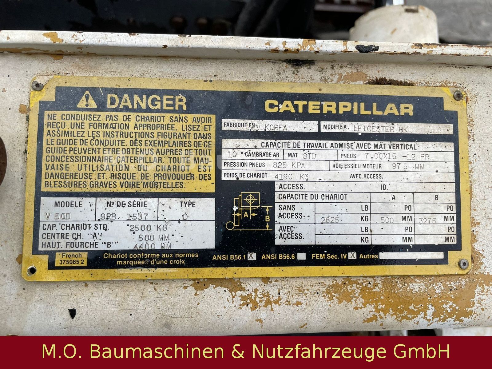 Fahrzeugabbildung CAT V 50 D / Duplex / Zwillingsbereift