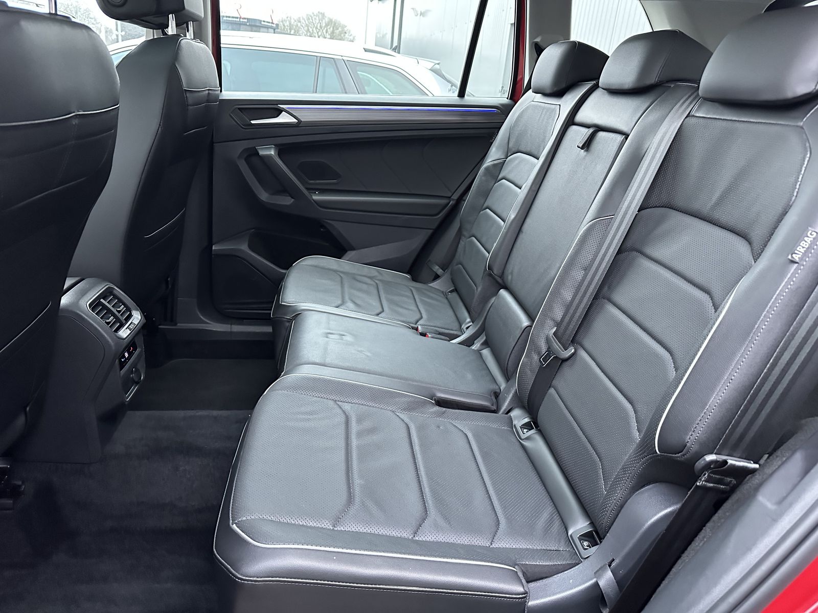 Fahrzeugabbildung Volkswagen Tiguan Allspace 4M DSG Elegance NAV+LED+PANO+ACC