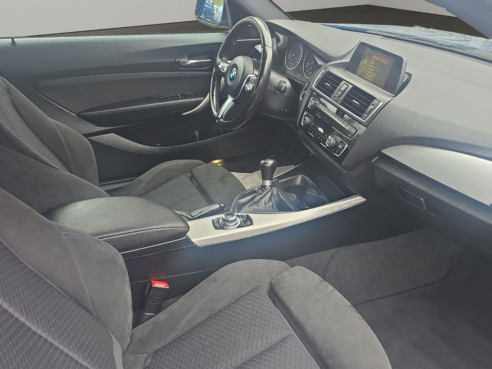 Fahrzeugabbildung BMW 118d M Sport Navi Leder Tempomat PDC