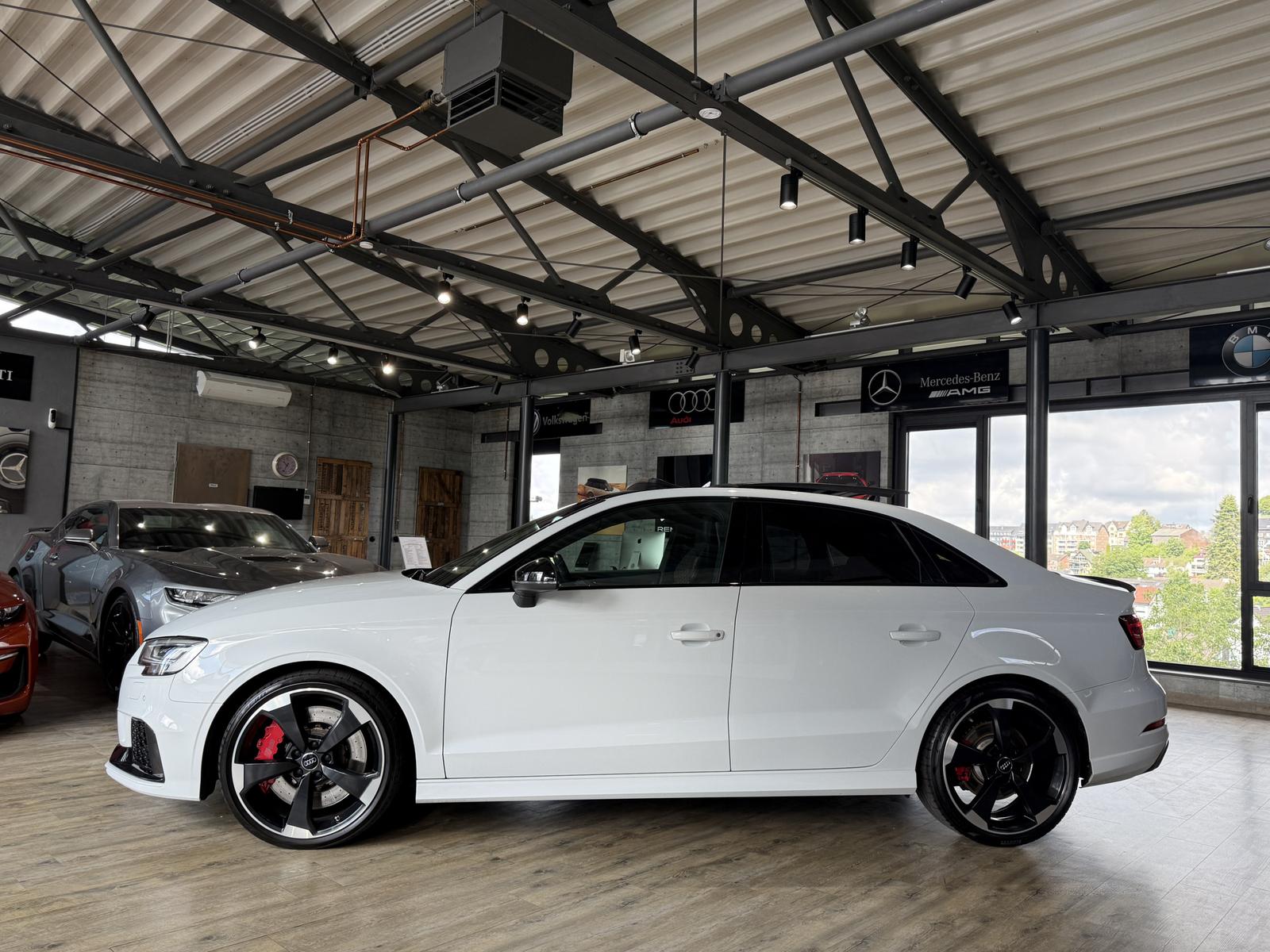 Audi RS3 2.5 TFSI quattro LIM.*SCHALE*PANO*ACC*B&O*