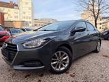 Hyundai i40Premium AUT/NAVI/L.HZ./SHZ/NAVI/KLIMA/AHK/EU6 - Hyundai i40 mit Diesel-Antrieb: Limousine