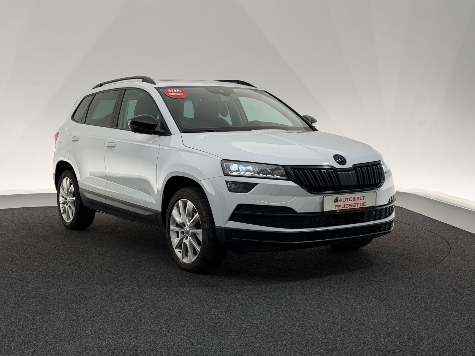 Gebrauchtwagen Skoda Karoq Karoq 1.6 TDI*STYLE*LED-PANO-AHK-ACC-KESSY-SHZ in Fulda