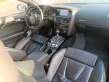 Audi RS5 4.2 FSI S tronic quattro - - blaue Audi RS5