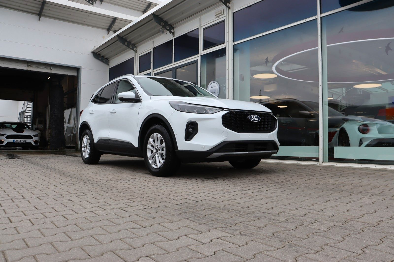Ford Kuga Titanium FHEV NEUES MODELL 2,5 Duratec 4x4 imagem 2