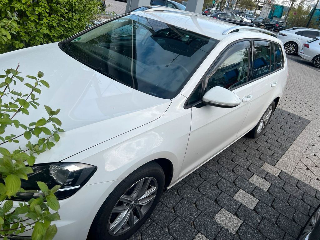 Image of Volkswagen Golf