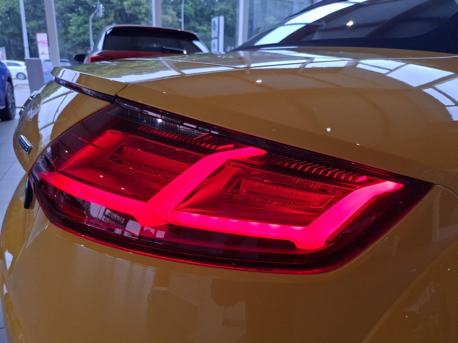 Audi TT Roadster 2.0 TFSI quattro S tronic