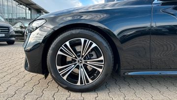 Mercedes E 200 - 9