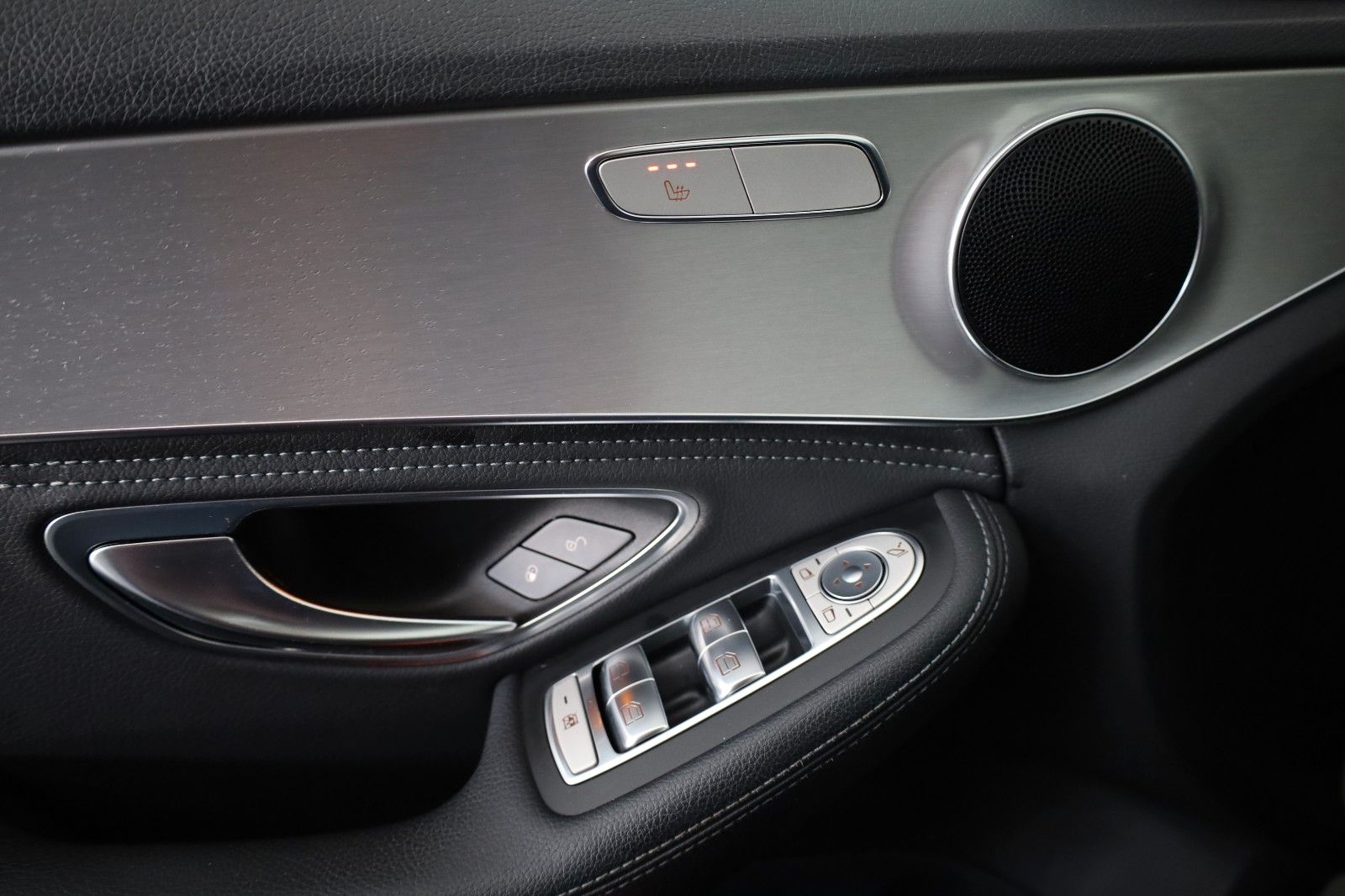 Fahrzeugabbildung Mercedes-Benz C 250d T T.Leder,Navi,LED,SH,PDC,el. AHK