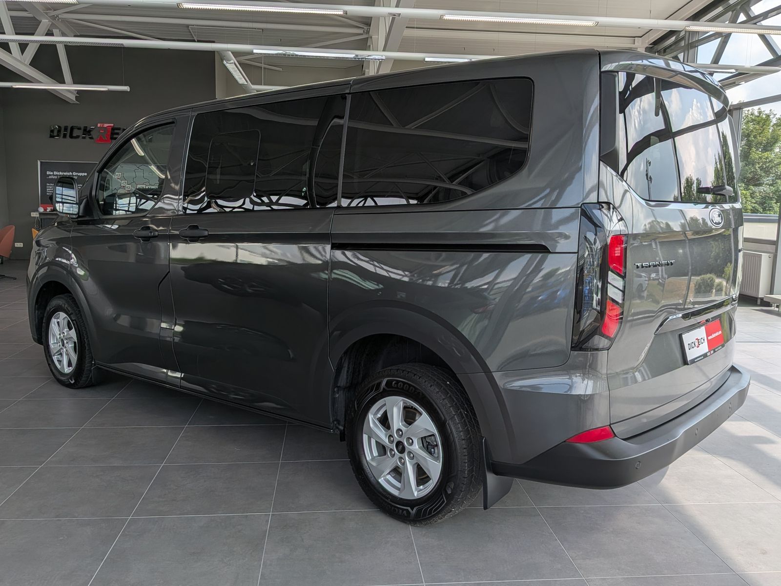 Fahrzeugabbildung Ford Transit Custom 320 L1 Aut. 8-Sitze LED ACC Cam