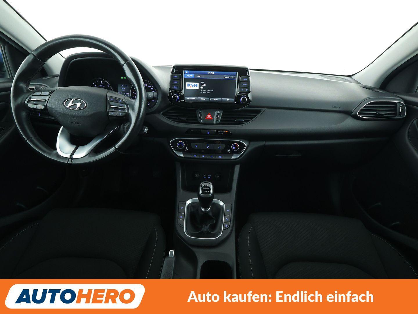 Hyundai i30 1.6 CRDi Trend*TEMPO*CAM*PDC*SHZ*KLIMA*